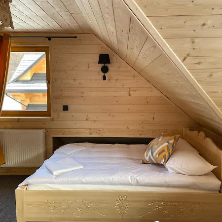 Jelen Niedzwiedz שצ'צ'ירק